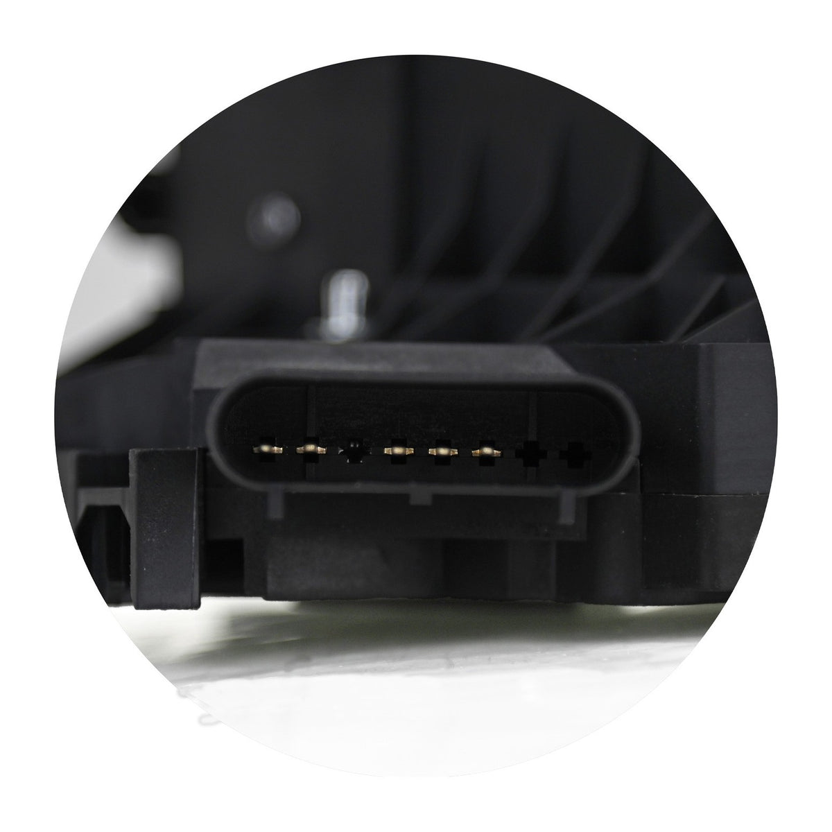 Chapa de Puerta Del. Izq. Ford Focus / Ford Escape 2012-2019 – vista 3