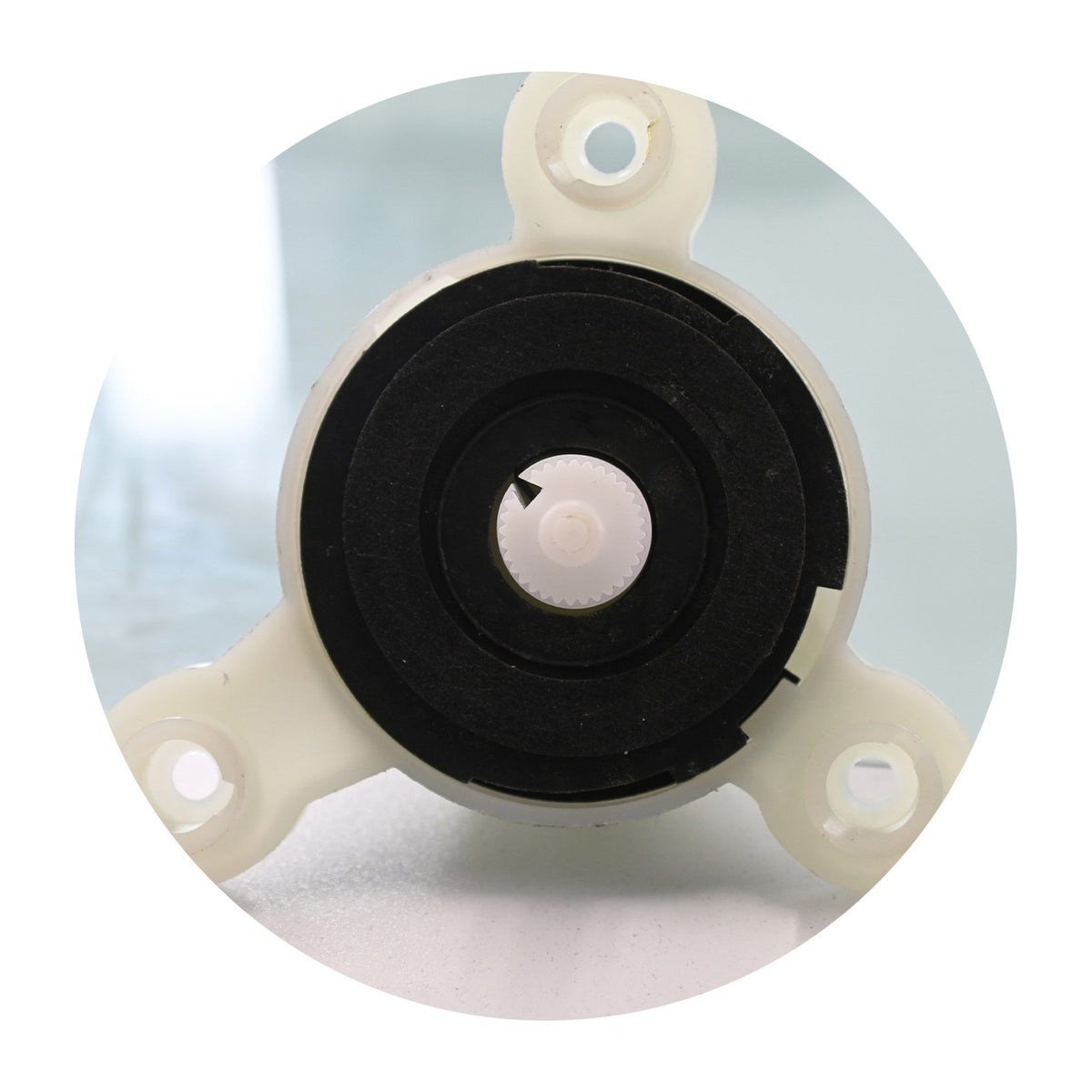 Elevador de Cristal Manual Izq. Volkswagen Polo 2003-2007 – vista 3