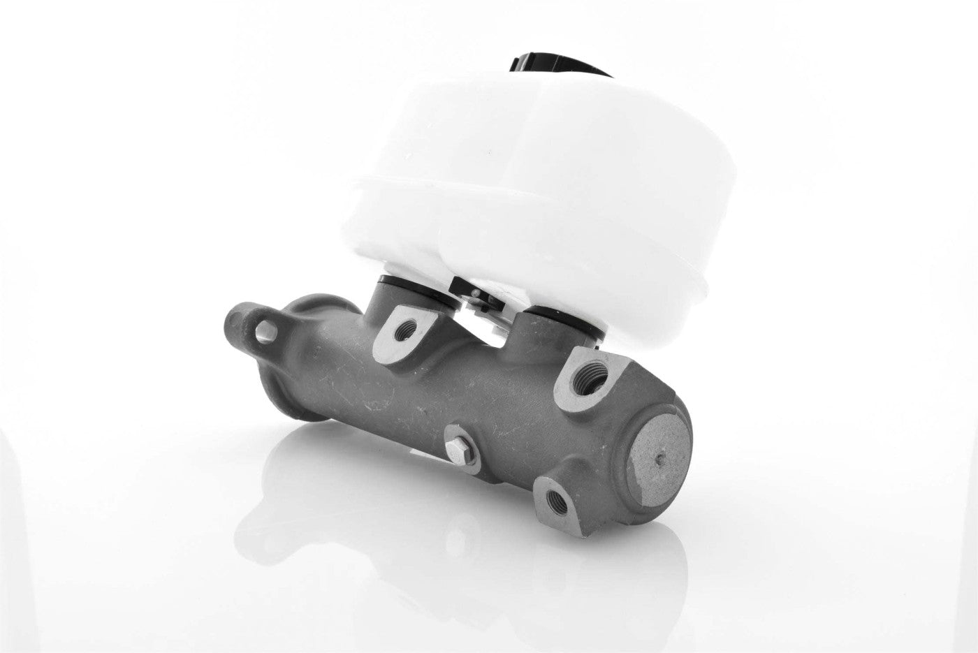 Bomba de Frenos MC-390530